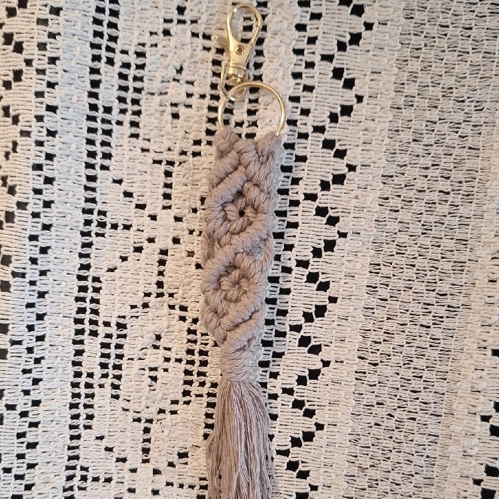 Handcrafted Macramé Keychain Set - Neutral Tones - Picture 6 of 12